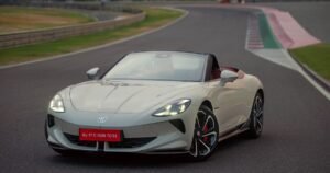 MG Cyberster EV: Lamborghini से तेज़, 580 km रेंज और ₹74.99 लाख से शुरू – भारत की पहली इलेक्ट्रिक रोडस्टर